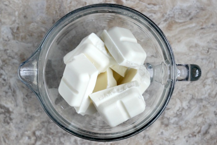 Looking for an easy salty-sweet snack mix? Try this White Chocolate Cranberry Popcorn recipe.