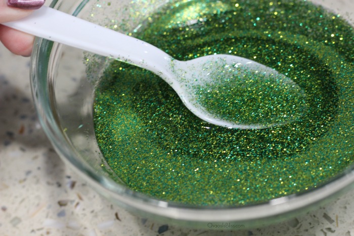 Here's a fun DIY Earth Day or Earth-inspired slime you can make with your kids, with bold colors and lots and lots of GLITTER!